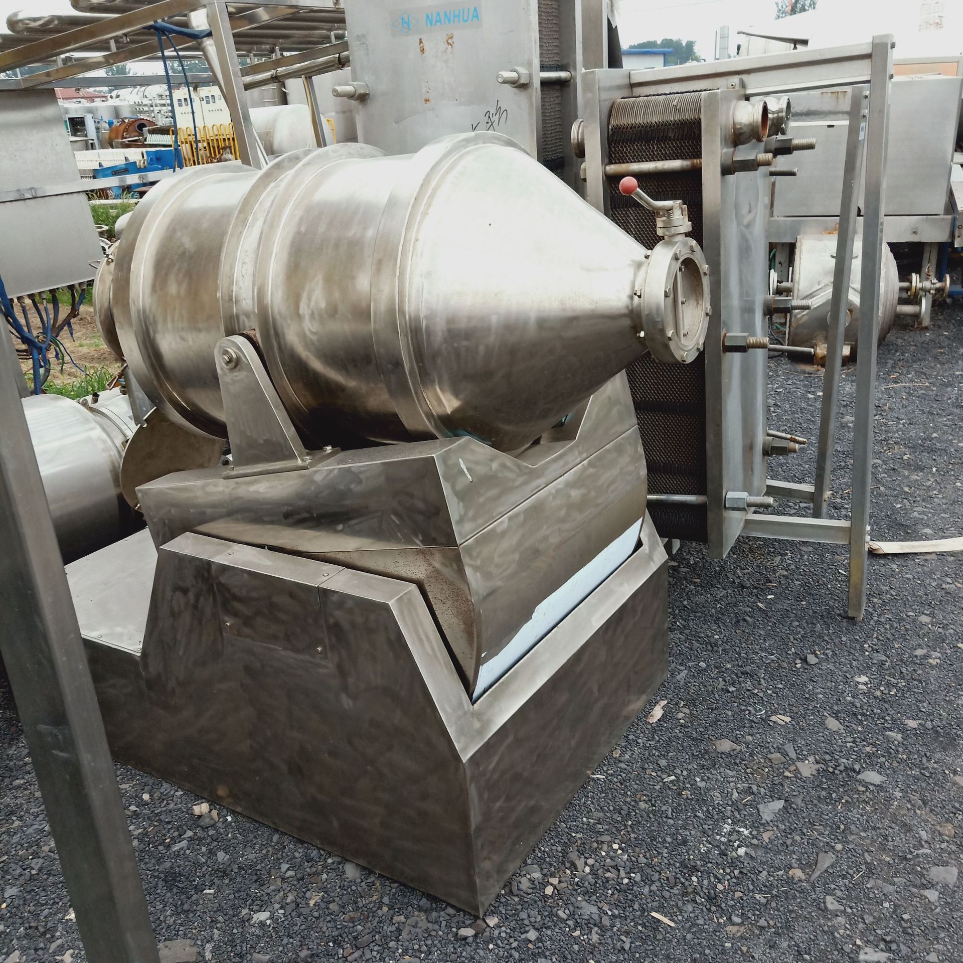 聚發(fā)處理二手雙螺旋雙錐混合機(jī)二手二維三維混合機(jī)犁刀混合機(jī)