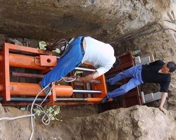 СʹۙC(j)Small drilling machine