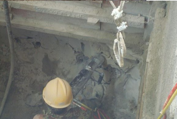 新疆，內蒙樁基處理巖石石頭拆除設備，液壓靜爆機