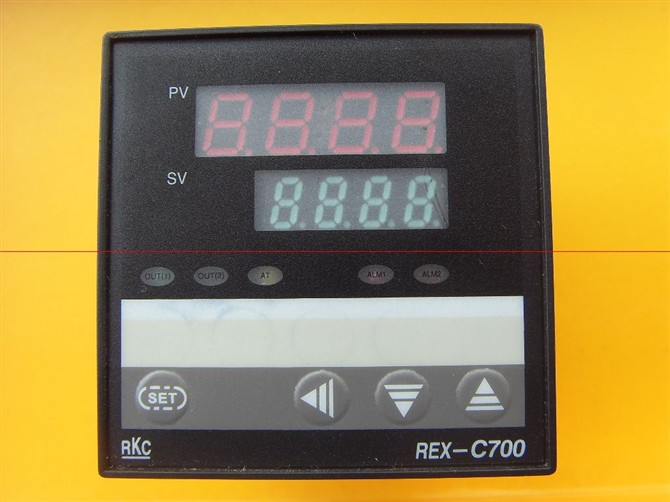 原裝進(jìn)口日本理化RKC REX-C700溫度控制器 RKC溫控儀溫