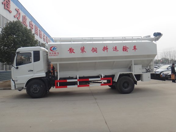 前四后八飼料車(chē)多少錢(qián)