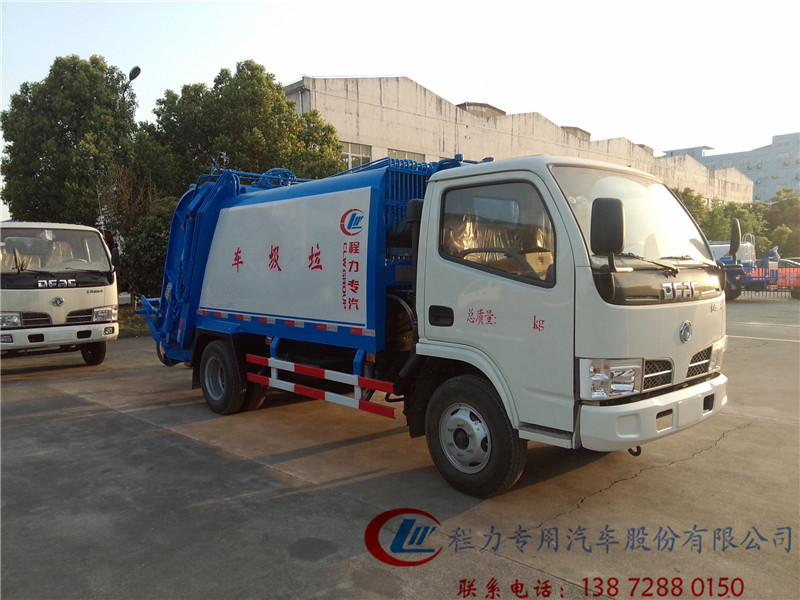 內(nèi)江市小型勾臂式垃圾清運(yùn)車(chē)不二選擇