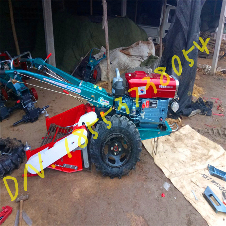 現(xiàn)貨直銷(xiāo)多型號(hào)小型手扶拖拉機(jī)帶的多功能薯類(lèi)收獲機(jī)