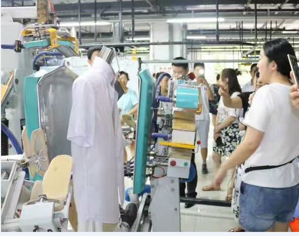 現(xiàn)代化小型洗衣工廠加盟