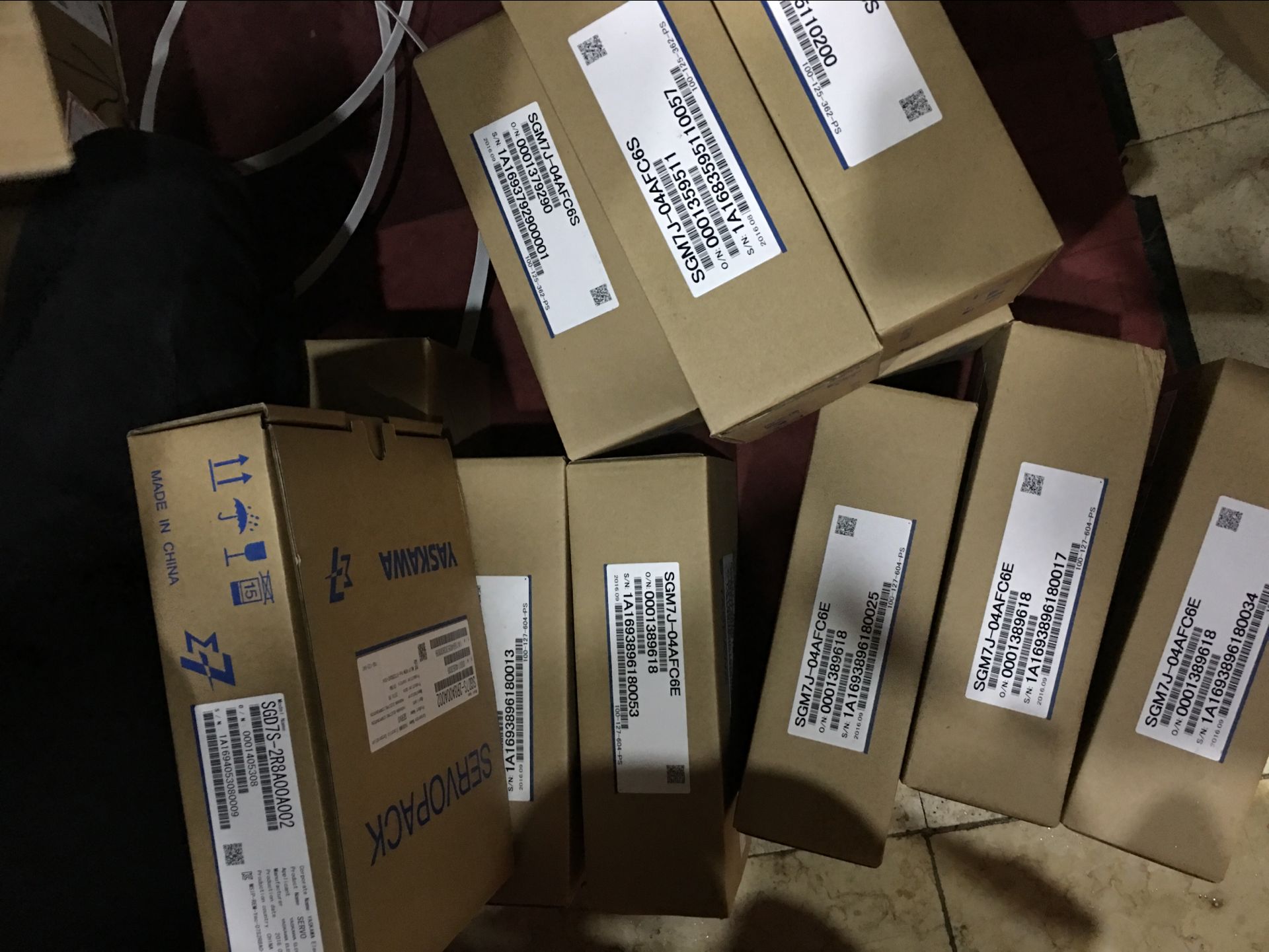 安川伺服電機(jī)SGM7G-1EAFC61全新原裝現(xiàn)貨