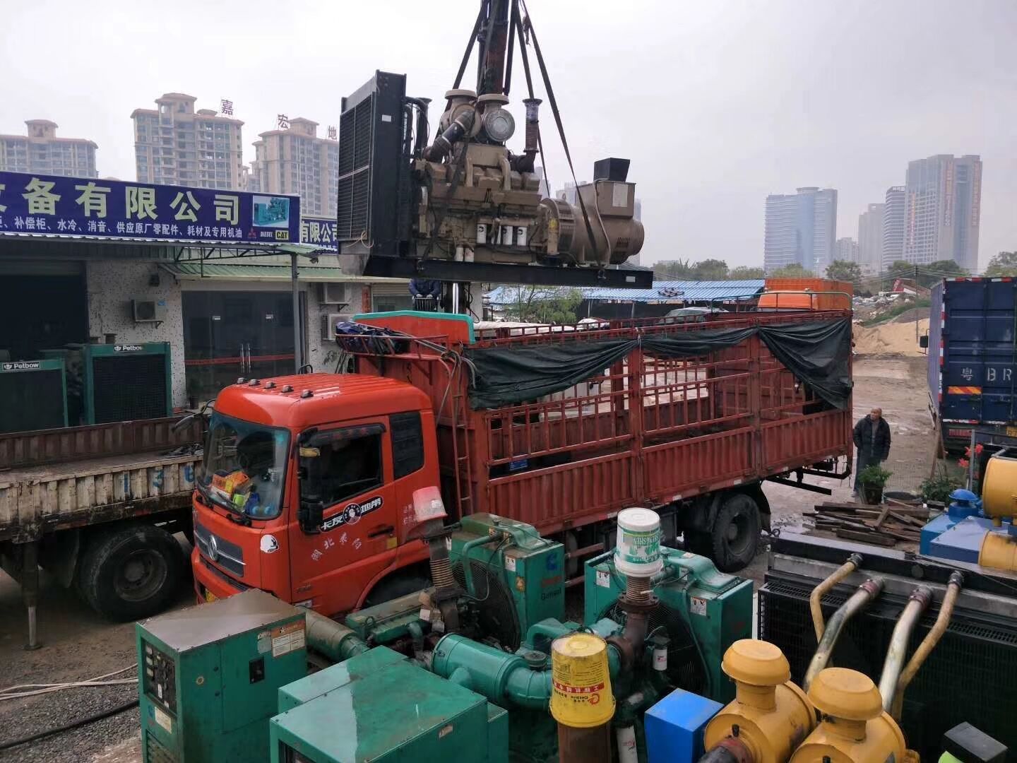 東莞大型發(fā)電車(chē)組_租賃多少錢(qián)一天/一臺(tái)