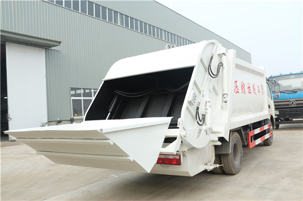 小型尾部壓縮垃圾車(chē)出廠(chǎng)價(jià)格