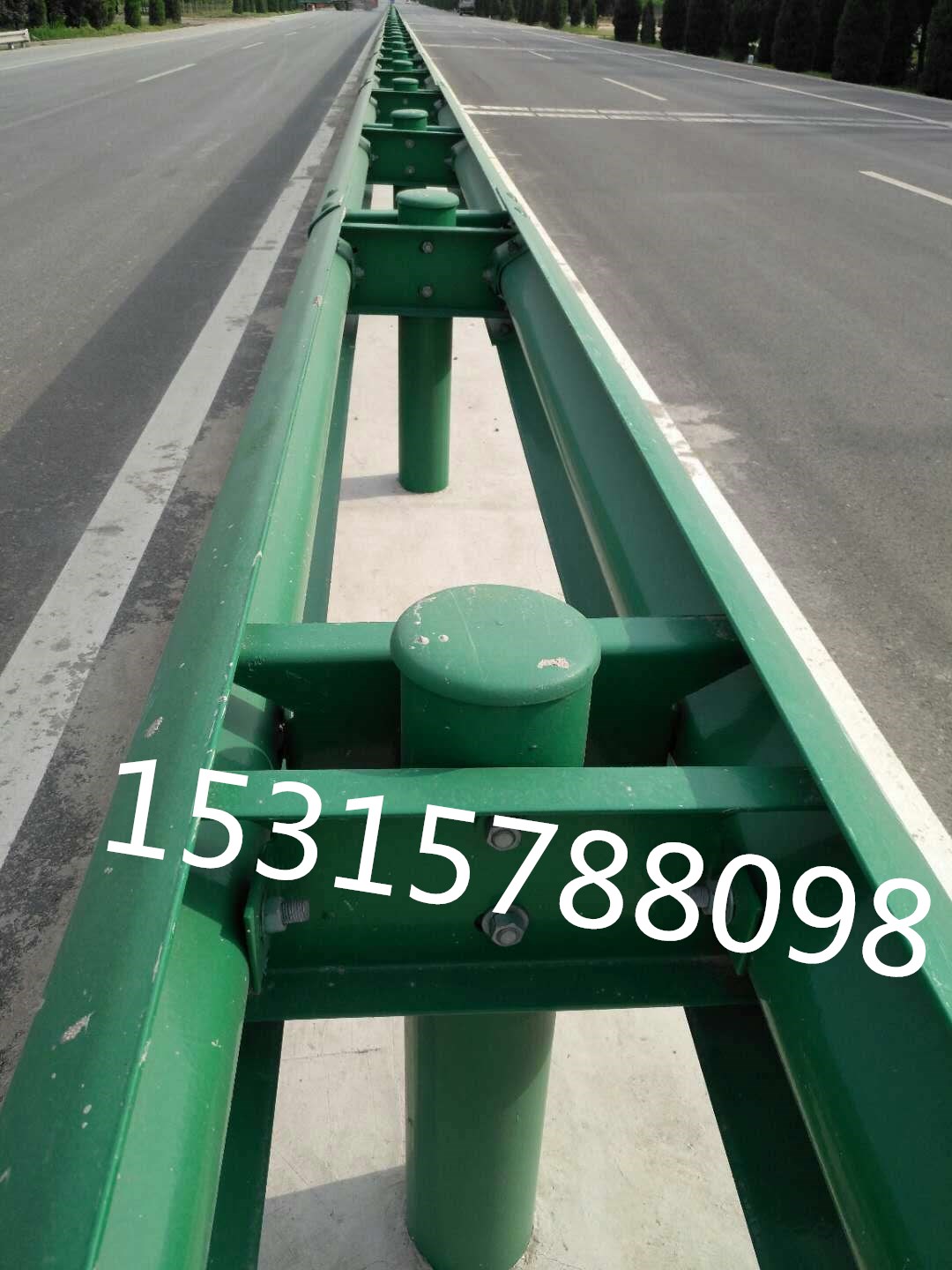 河南開(kāi)封波形護(hù)欄板生產(chǎn)廠家