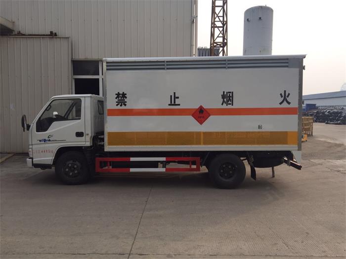 腐蝕品運輸貨車廠家