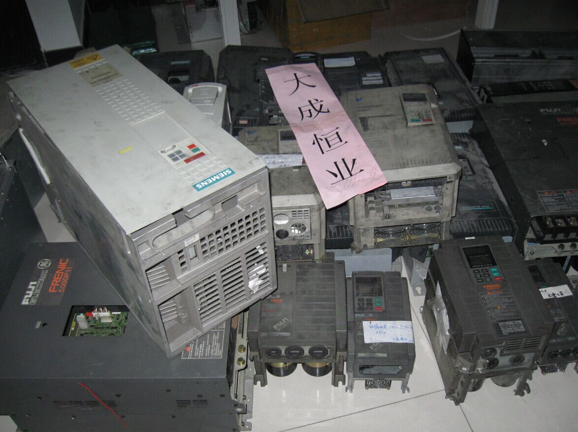 施耐德伺服電源 AM0EMC118專業(yè)維修 155 31695601