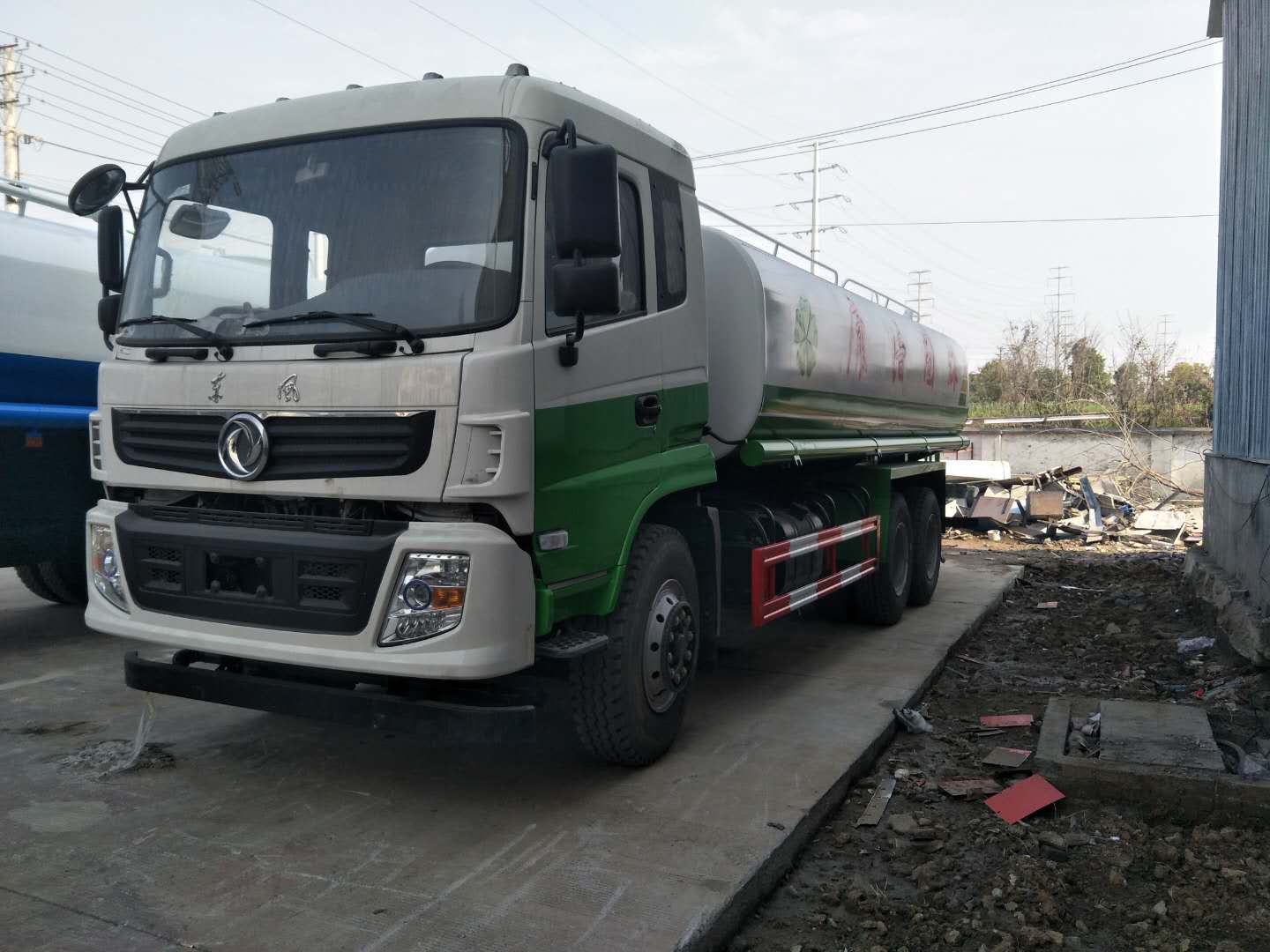 河北徐水藍牌灑水車現(xiàn)車