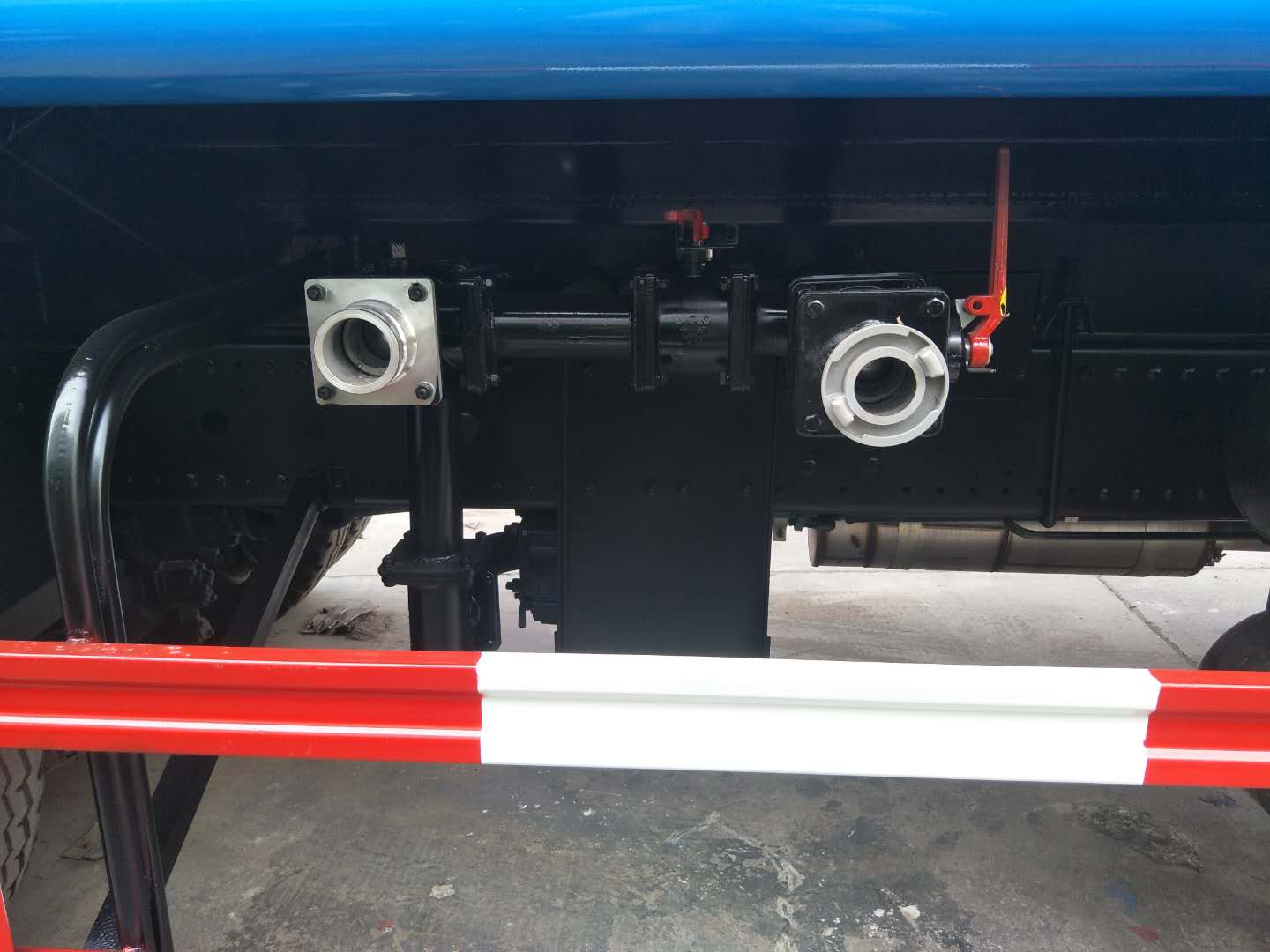 甘肅張家川藍(lán)牌灑水車優(yōu)惠出售