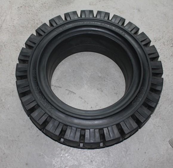 商丘發(fā)泡實心輪胎批發(fā)18x7-8型號齊全廠家報價三包正品