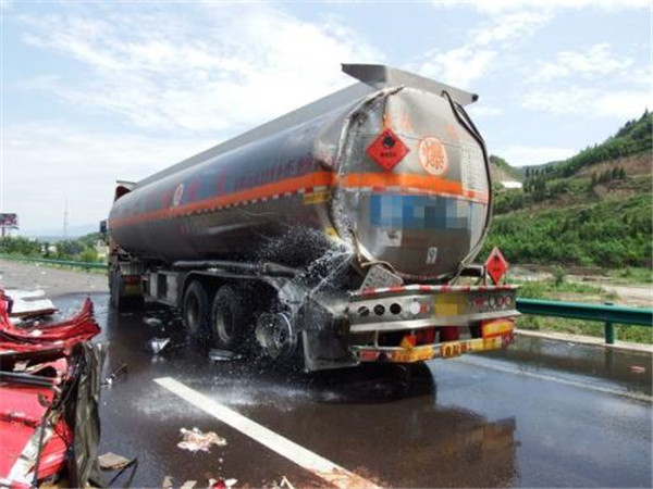 小型甲醇罐車液罐車