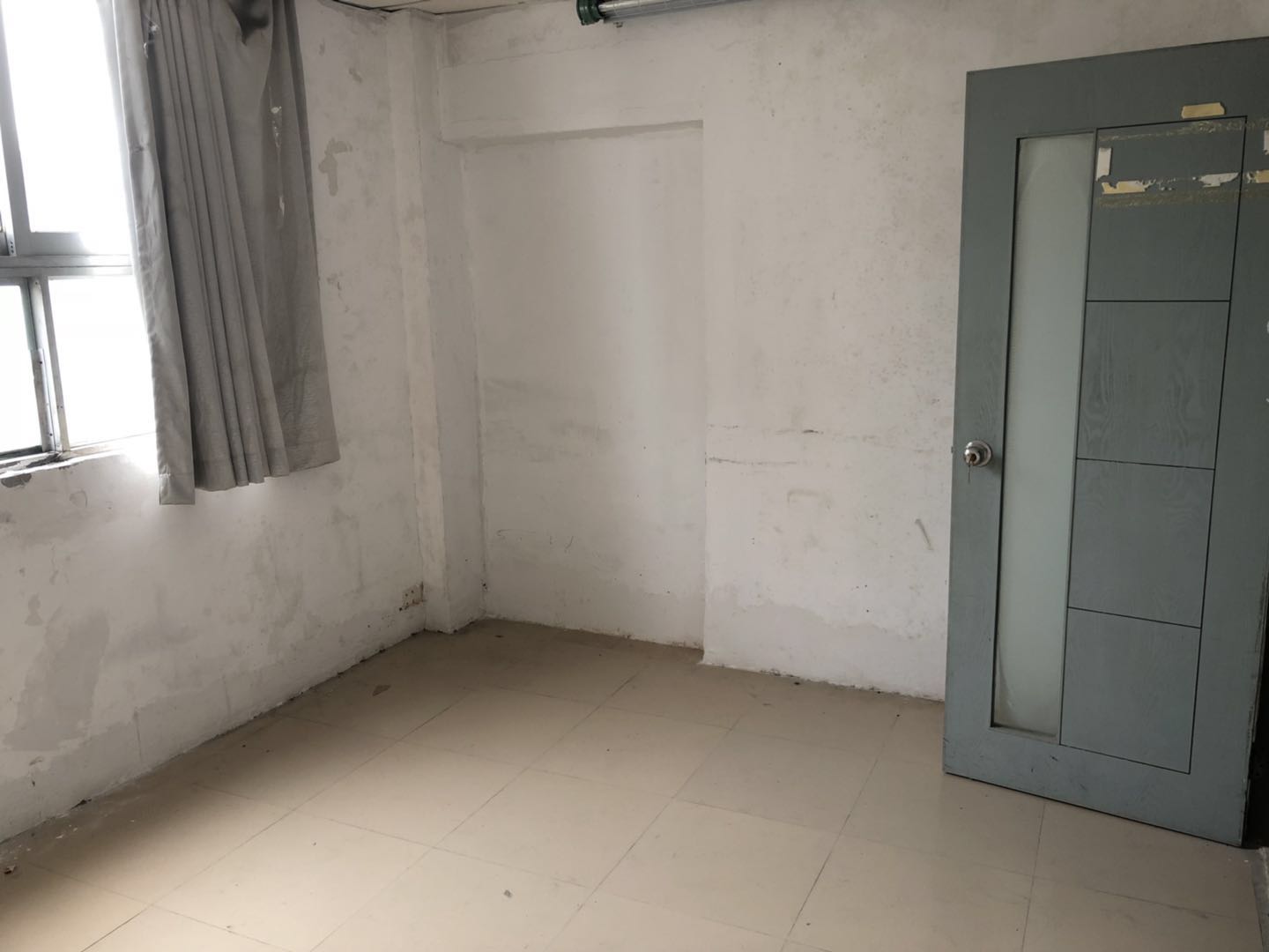 深圳臨時家具存放，辦公用品，裝修搬家物品存放倉庫出租