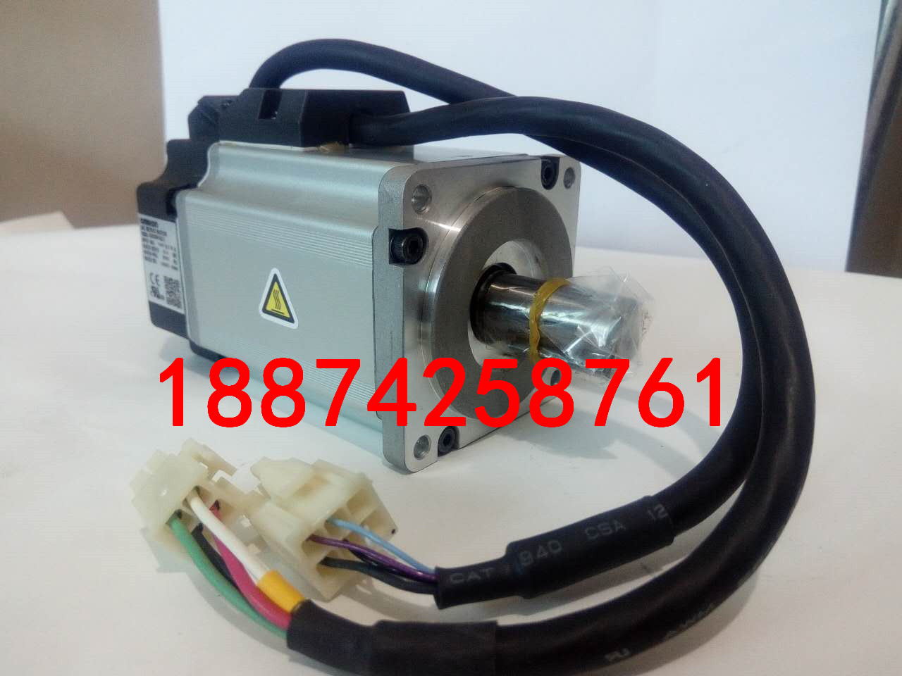 R88M-W1K815T-S2歐姆龍電機(jī)  全新原裝  低價(jià)出售