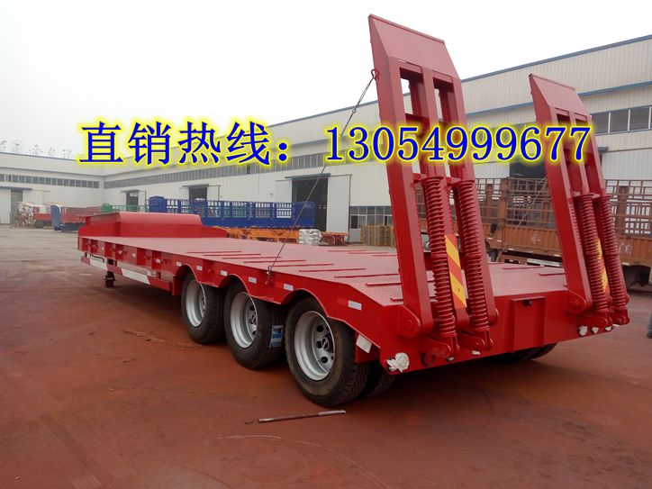 13米鉤機(jī)板運(yùn)輸半掛車(chē)價(jià)格及公告