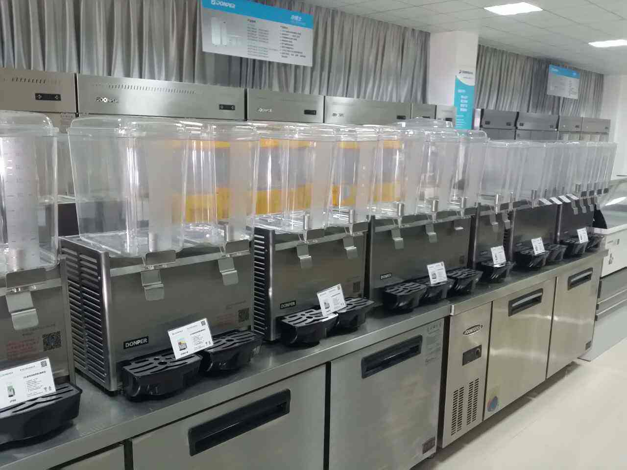 武漢現貨供應三缸冷飲機