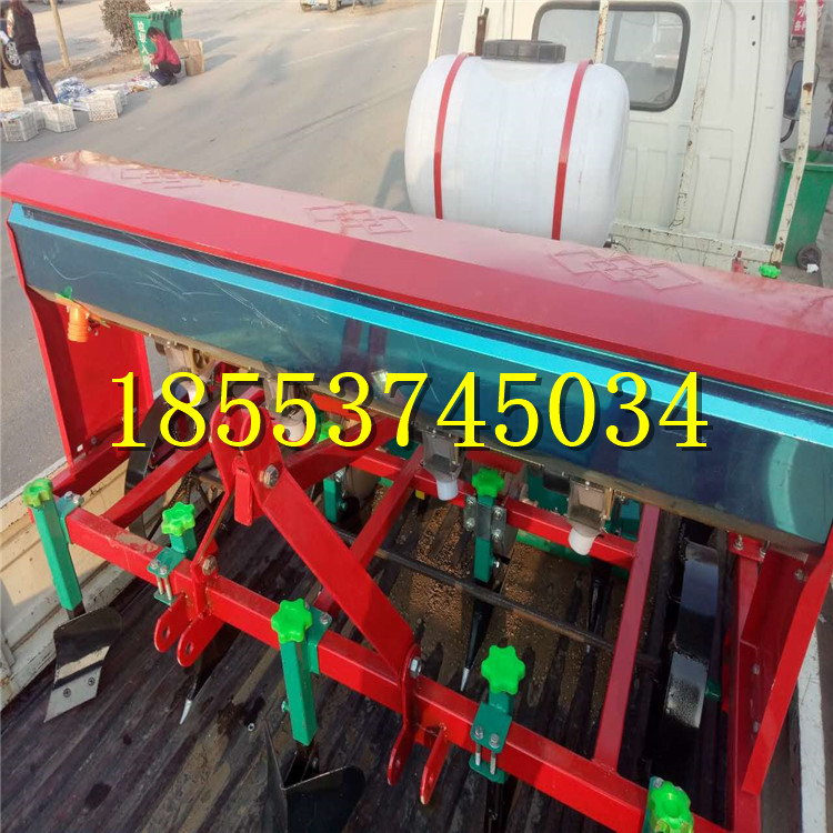 農(nóng)用起壟覆膜花生播種機(jī) 四輪車花生播種覆膜機(jī) 手扶式花生播種覆膜一體機(jī)