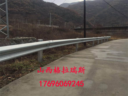供應湖南岳陽張家界GR-A-2E/4E公路波形防撞護欄 安全防護欄