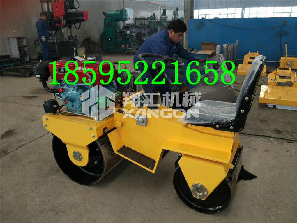 振動(dòng)式壓路機(jī)生產(chǎn)廠家，手扶式壓路機(jī)