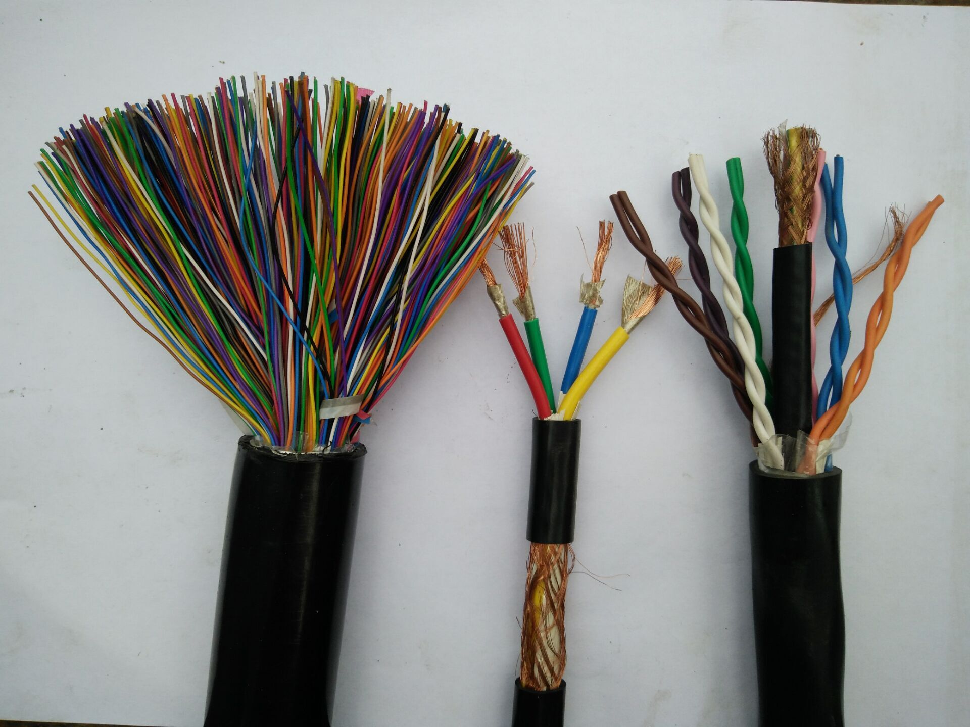 市內(nèi)通信電纜HYAT53聚乙烯外護套國標電纜