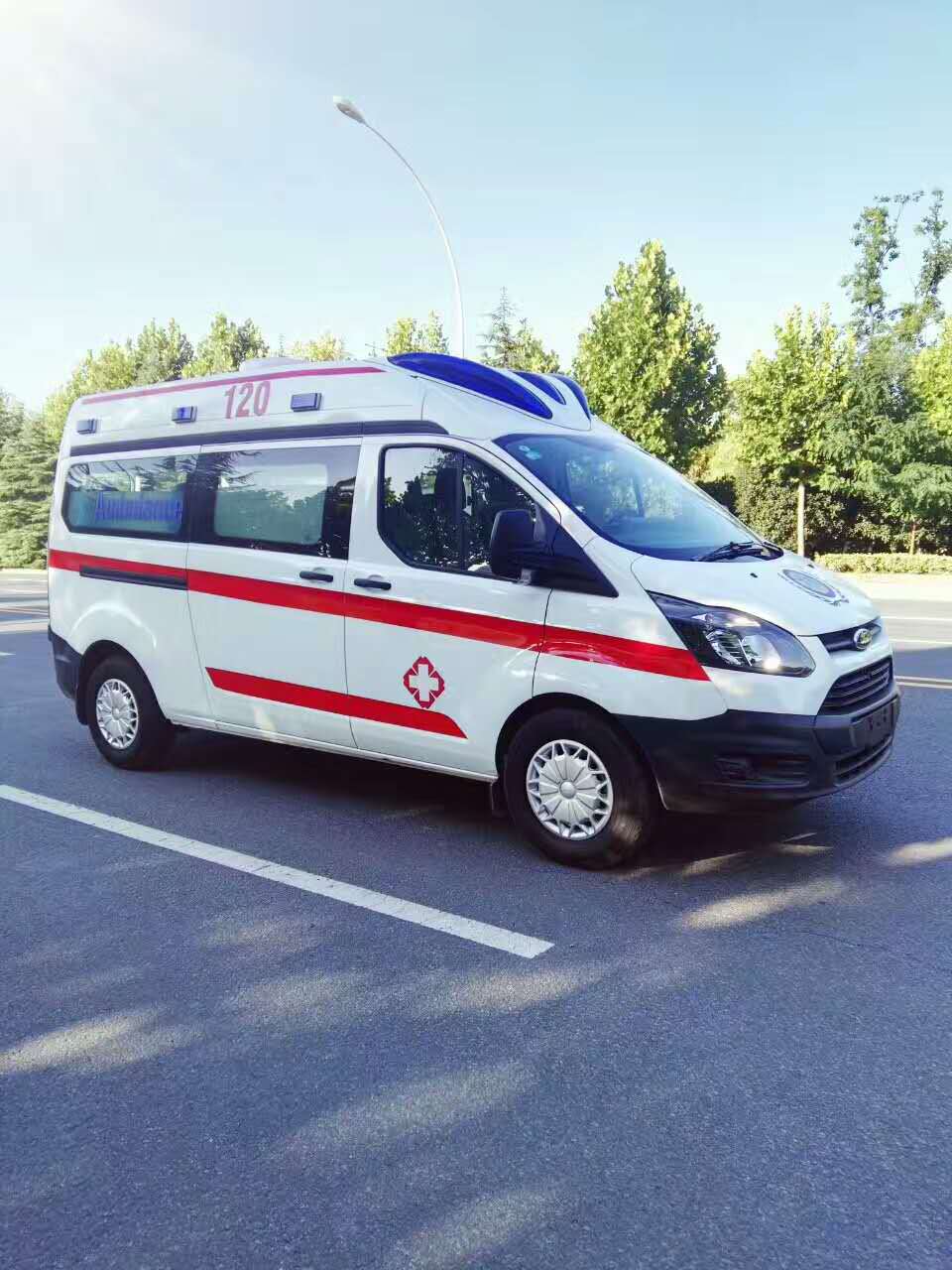 為而來，全新全順救護車