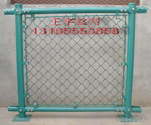 圍墻用鐵絲網(wǎng)，養(yǎng)殖用鐵絲網(wǎng)，鐵絲編織網(wǎng)，鐵絲隔離柵，河北鐵絲網(wǎng)圍欄