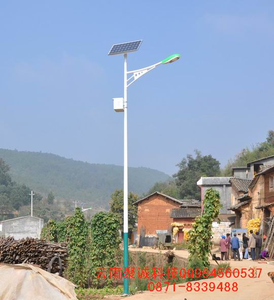 太陽(yáng)能路燈30W-云南太陽(yáng)能路燈與太陽(yáng)能充電器