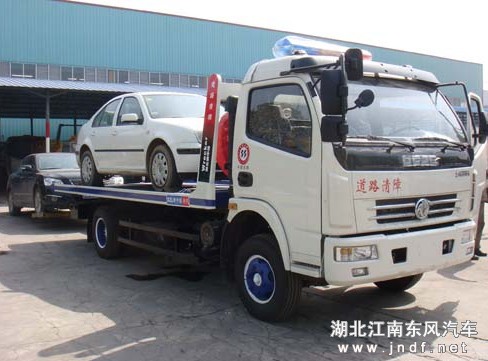 東風(fēng)多利卡平板拖車(chē),經(jīng)濟(jì)型國(guó)三清障車(chē)