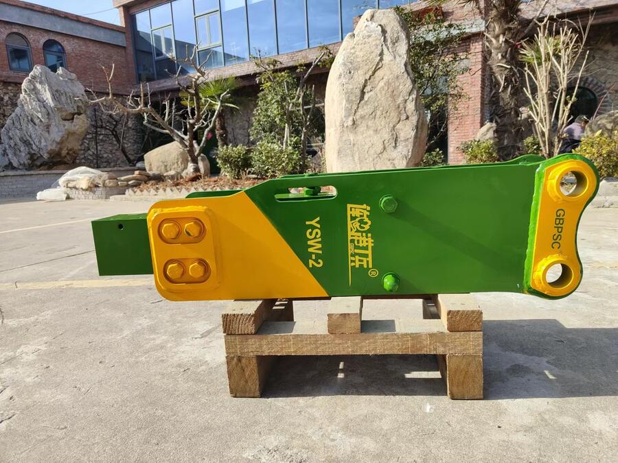 陜西西安市140工兵破碎錘裝載機可配置