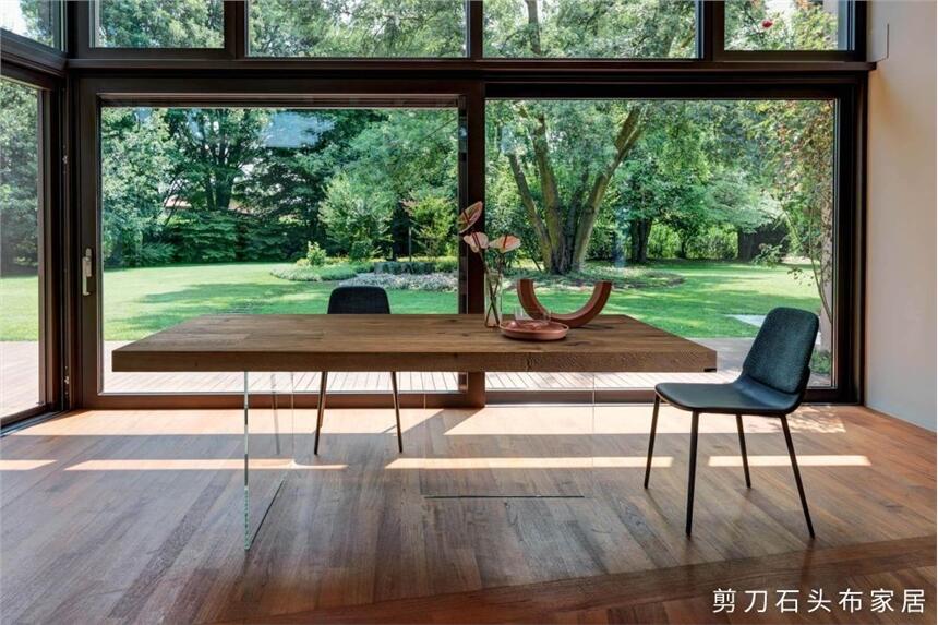 不知道進口餐桌如何選?這幾款意大利進口餐桌閉眼可入！