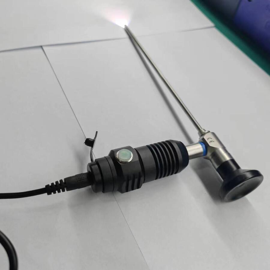 LED便攜式電筒，新款醫(yī)療內(nèi)窺鏡led冷光源便攜式手電筒