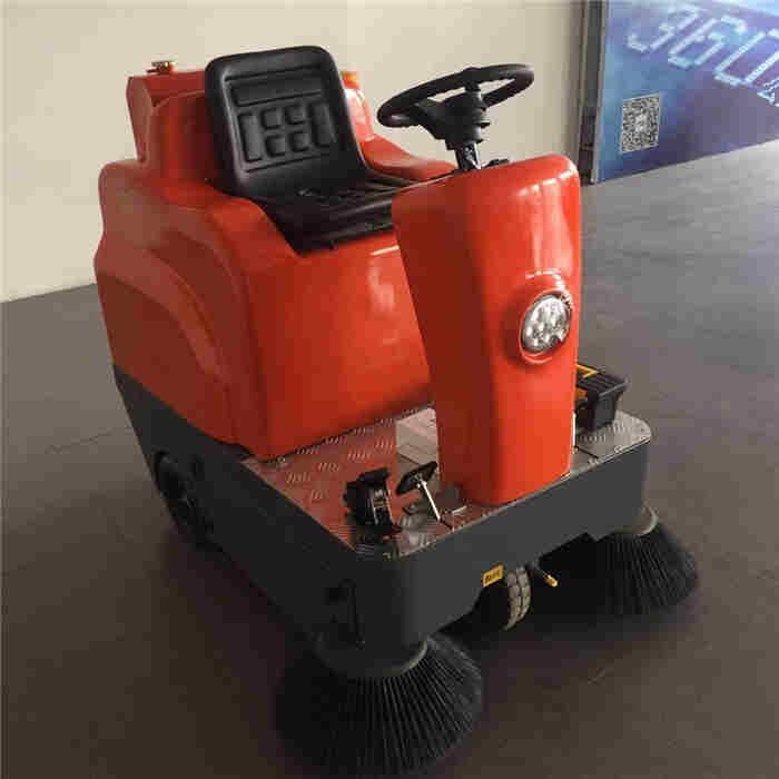 廠房車間、廠區(qū)的小型電動掃地機(jī)