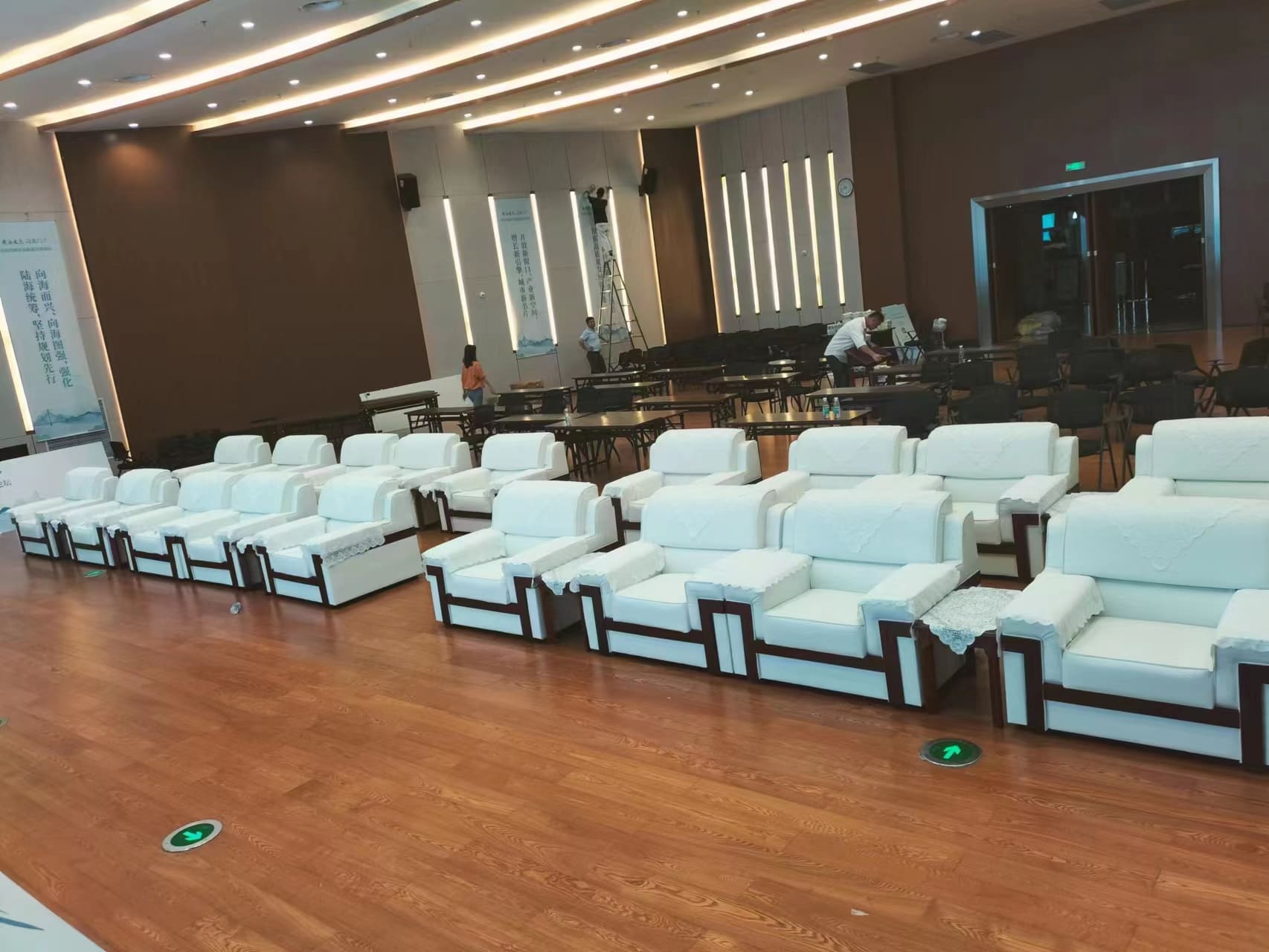 深圳沙發(fā)租賃，辦公室/展會/會議沙發(fā)出租，領(lǐng)導(dǎo)沙發(fā)租賃