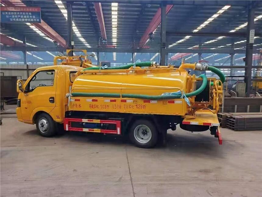 農(nóng)場(chǎng)魚(yú)塘專(zhuān)用3方 小型藍(lán)牌吸糞車(chē)貴陽(yáng)多少錢(qián)一臺(tái)