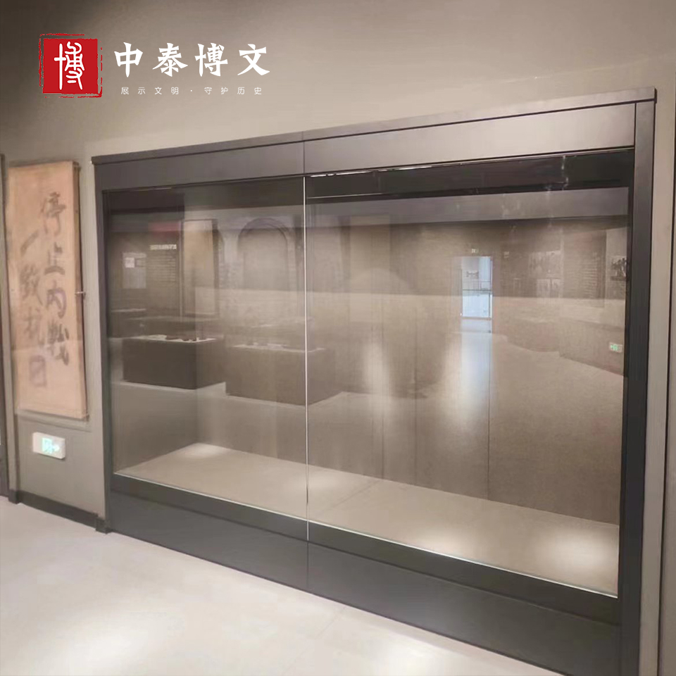 山西現(xiàn)代藝術(shù)館智能多媒體展柜，博物館展柜電動(dòng)開(kāi)啟方式，私人博物館沿墻式文物展柜