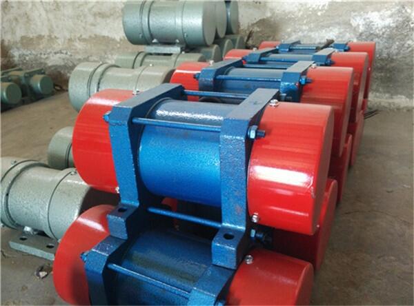 嘉峪關(guān)XVMA-30-2立式振動(dòng)電機(jī)多少錢