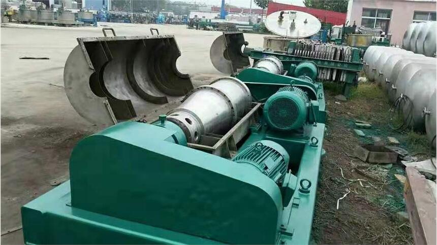 出售二手臥螺離心機(jī)，二手平板吊袋離心機(jī)