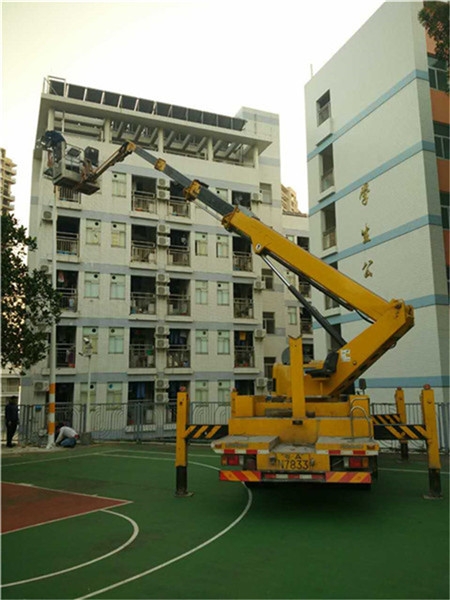 電白縣高空作業(yè)車出租，鑫越租賃22米吊籃車，升降車