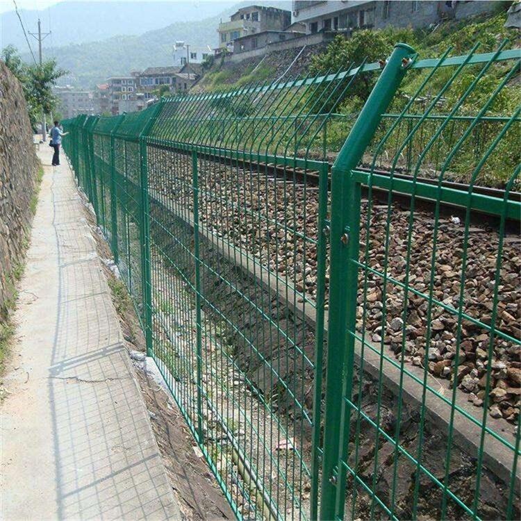 公路護欄網(wǎng)規(guī)格詳細參數(shù)