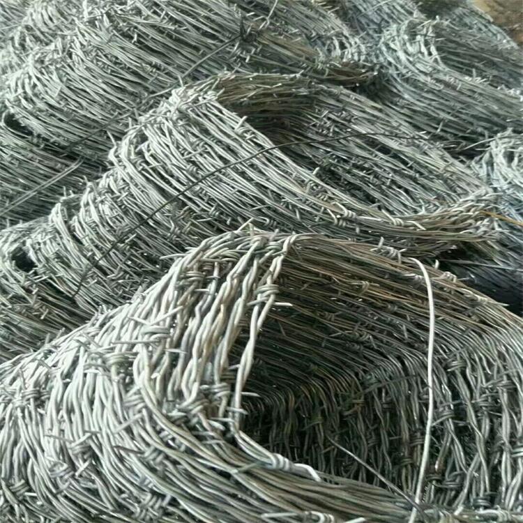 重慶鍍鋅刺繩廠(chǎng)家北碚圈山有刺鐵絲網(wǎng)綦江圈山鐵蒺藜