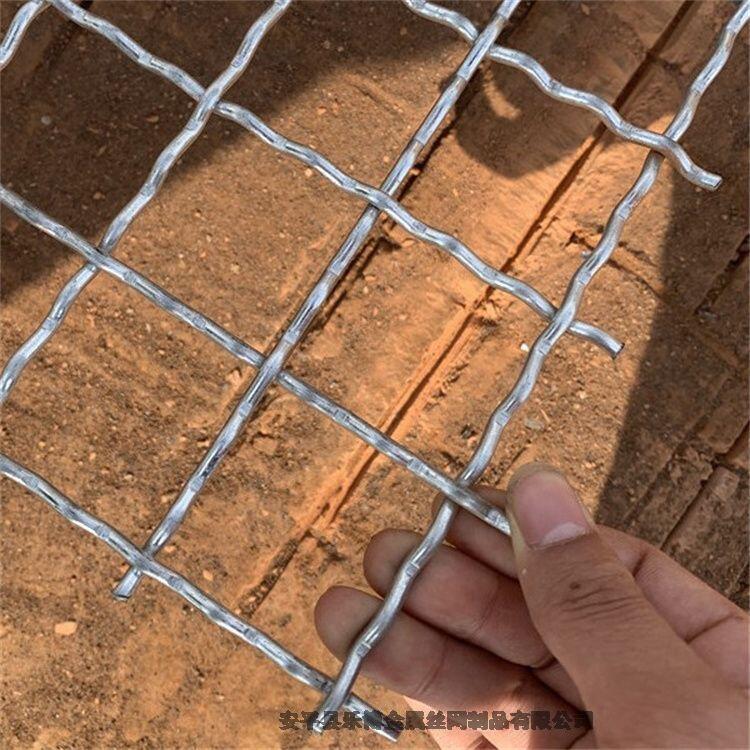 河北鋼絲編織篩網(wǎng)廠家供應(yīng)桂林煤礦點焊編織軋花網(wǎng)片柳州低碳鋼絲豬床網(wǎng)