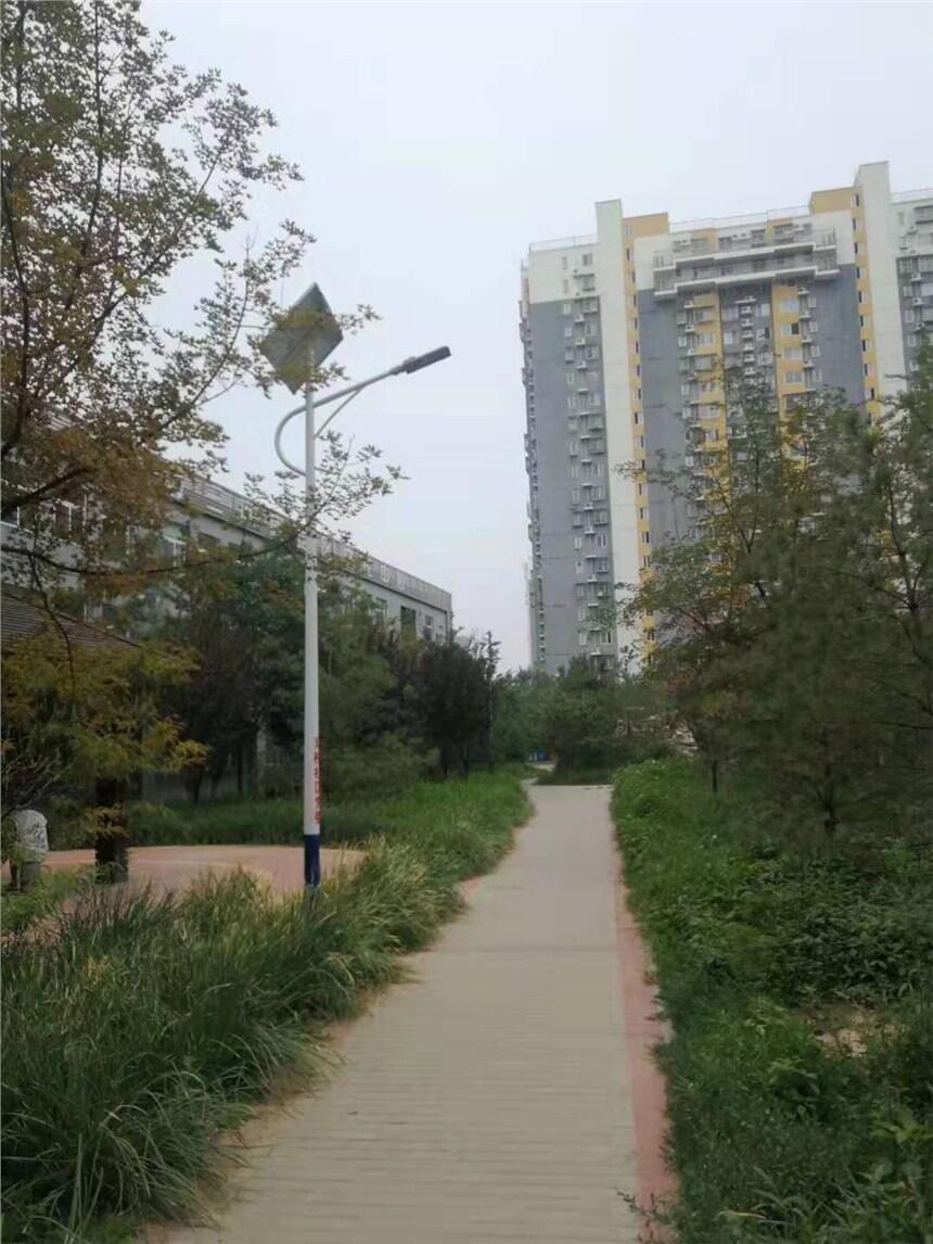 廠家直銷河北張家口太陽(yáng)能路燈