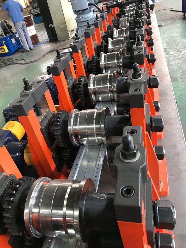 上海全自動數(shù)控琉璃架冷彎成型機(jī)設(shè)備