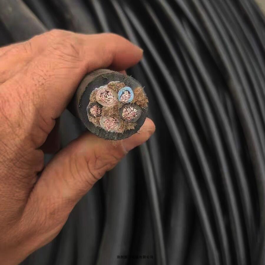 濮陽市橡套電纜價格_三廠電纜YC3*10_16_25_35平方可移動耐磨防水軟電纜廠家