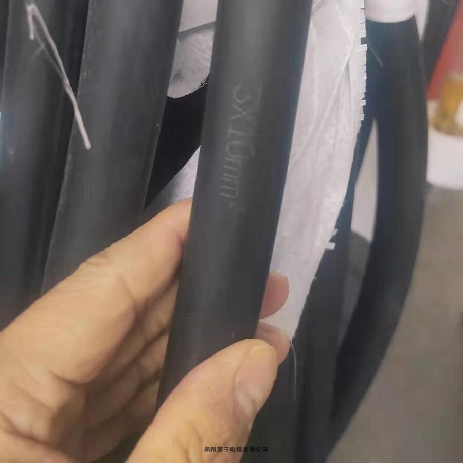 許昌市橡套電纜價格_三廠電纜YC3*35_50_70平方可移動耐磨防水軟電纜廠家