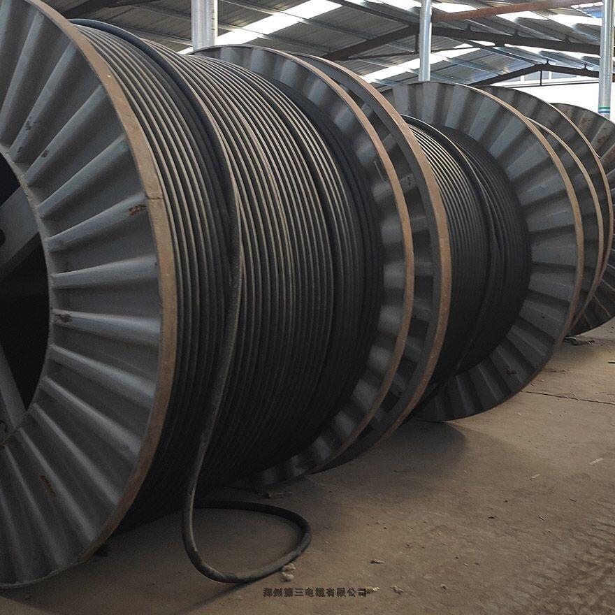 濟(jì)源市橡套電纜價(jià)格_三廠電纜YC3*35_50_70平方可移動(dòng)耐磨防水軟電纜廠家