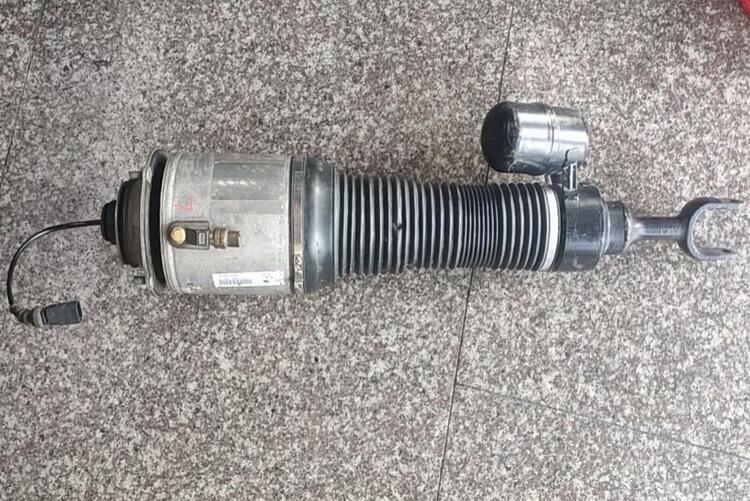 賓利飛馳減震器 下擺臂 雨刮連動(dòng)桿 水泵 冷疑器
