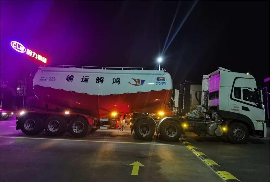 泰州市東風(fēng)錦程國六粉粒物料運輸車掛靠上牌